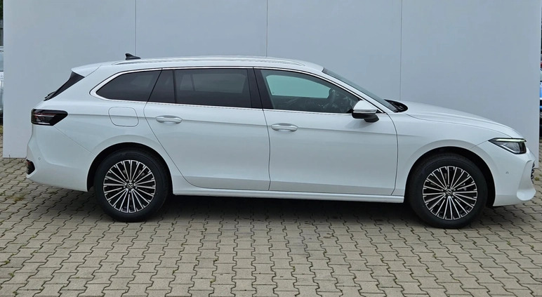 Volkswagen Passat cena 214073 przebieg: 5, rok produkcji 2024 z Barlinek małe 46